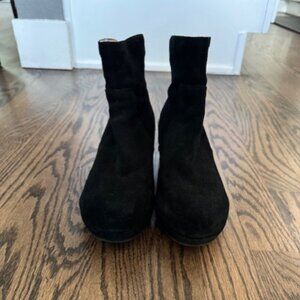 Chocolat Blu Yarden in black suede. Sz 8. Like new, worn twice